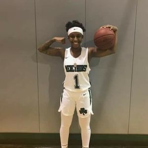 Meet your Posher, Jakia